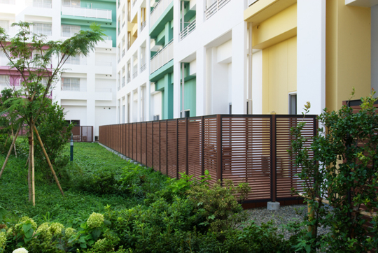 �A�[�g�t�F���X�H�Ɗ������ �l