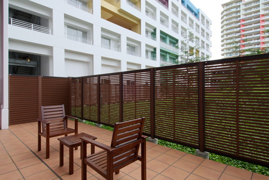 �A�[�g�t�F���X�H�Ɗ������ �l