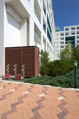 �A�[�g�t�F���X�H�Ɗ������ �l